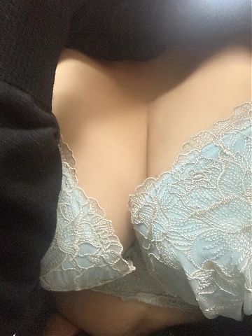 あいか奥様！生撮り♪大きなオッパイを揉んで下さい♪