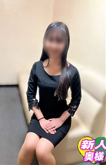 小柄なスレンダー美乳美人奥様